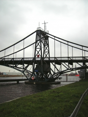 Wilhelmshaven Kaiser-Wilhelm-Brücke Pfeiler näher