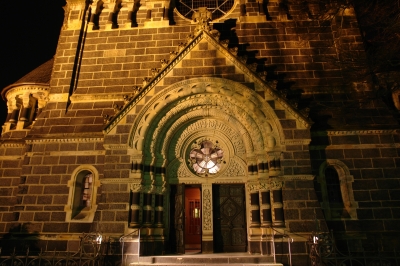 Eingang Lutherkirche zu Solingen bei Nacht
