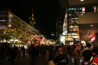 Weihnachtsmarkt auf der Zeil in Frankfurt
