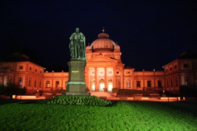 Kurschloss Wilhelms des Ersten in Bad Homburg bei Nacht