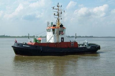 Schiff auf Weser in Bremerhaven