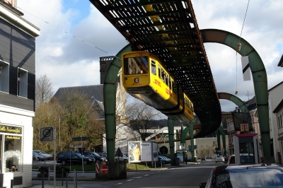 Schwebebahnimpression Wuppertal-Sonnborn