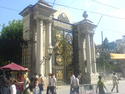 Istanbuler Schul-Tor