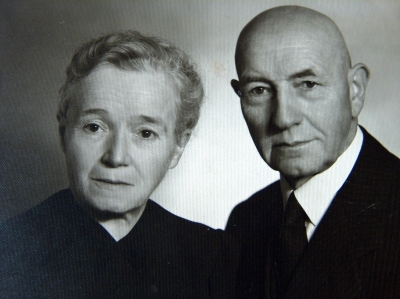 Oma und Opa um 1950