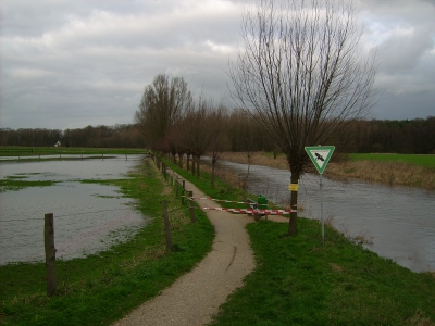 Wanderweg unter Wasser