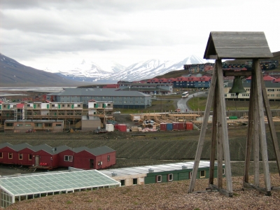 Blick auf  die Stadt Longyearbyen