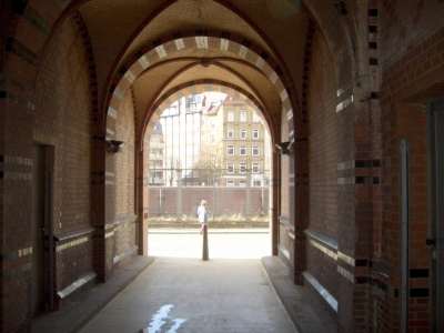 Im Tor des Speichers in Hamburg
