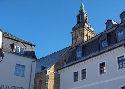 St. Wolfgangs Kirche in Schneeberg mit wunderschönem Wetter