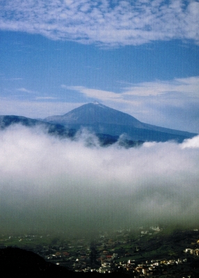 Wolken und Pico de Teide