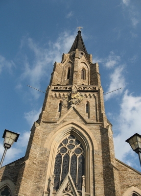 Kirchturm der Suitbertuskirche in Rheinbrohl