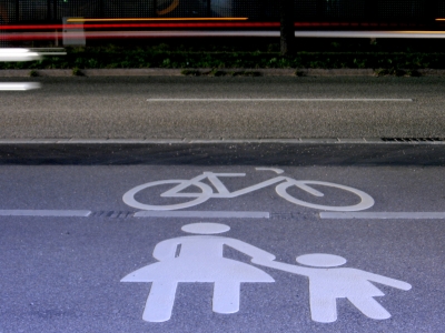 Fußgänger und Radfahrer