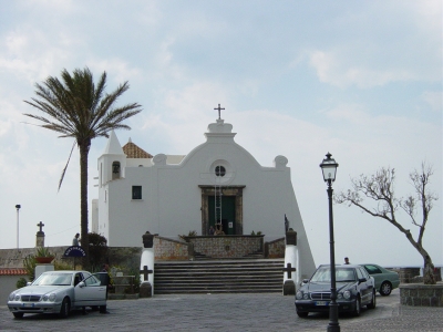 weiße Soccorso-Kirche