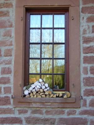 Trotz Frühling Holz vorm Fenster?