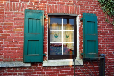 Das Fenster im Backsteinhaus