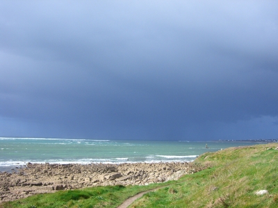 Bretonische Küste kurz vor Unwetter