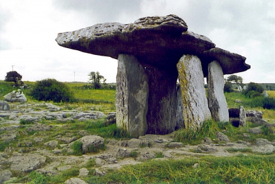 Poulnabrone Dolmen im Burren-Irland