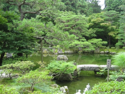 Teich im japanischen Garten
