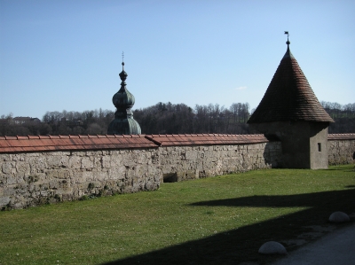 Burg und Kirche