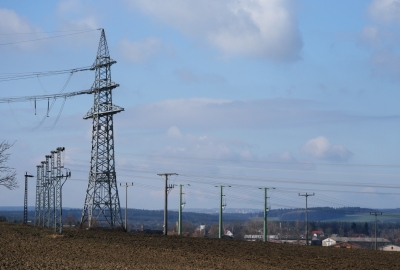 Hochspannung-Strommasten bei Auma