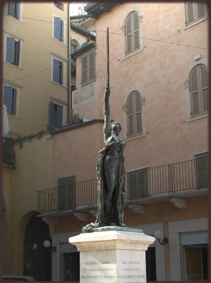 Piazza Herba Statue in Verona