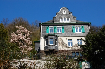 gepflegtes Haus der Gründerzeit zu Solingen-Unterburg