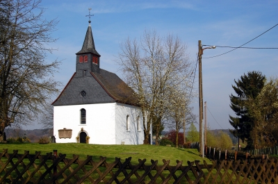 alte Kapelle am Wegesrand