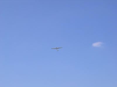 Segelflieger kurz vor dem Ausklinken beim Start.
