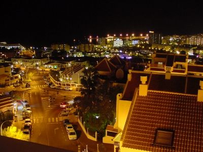 Blick vom Hollywod Mirage auf Los Chrisianos mit Hafen