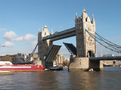Tower Bridge - "geöffnet"