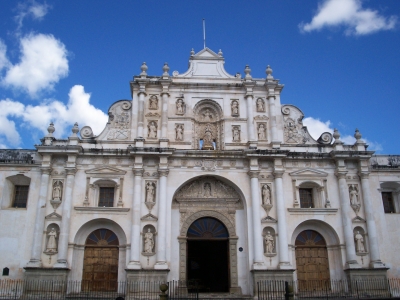 Kirchenfassade in Mittelamerika