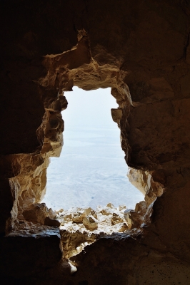 Ausblick aus einer Höhle in Israel