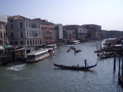 Blick von der Rialtobrücke auf den Canale Grande