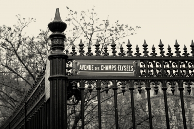 Paris - Avenue des Champs - Elysees
