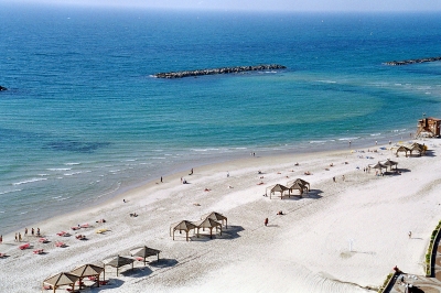 Blick aus dem Hotelzimmer auf den Strand in Israel....