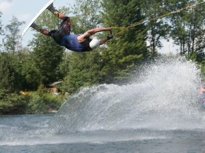 Wakeboarder am Lift in Blaichach