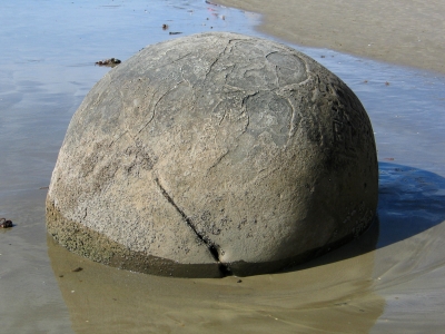 Moeraki Boulder