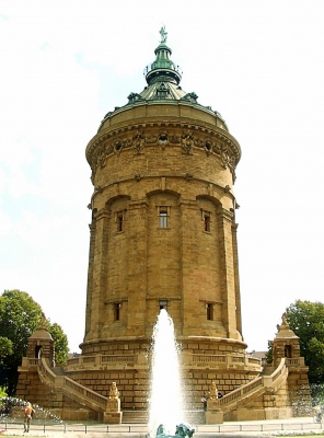 Mannheim - Wasserturm von aussen