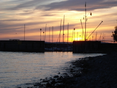 Yachthafen bei Sonnenuntergang