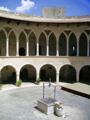 Innenhof des Castell de Bellver