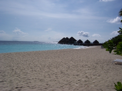 Meerblick mit Wasserbungalows