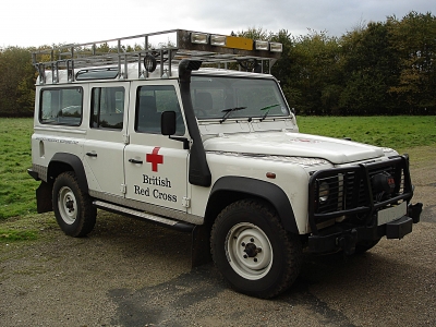 Landrover des Britischen Roten Kreuzes
