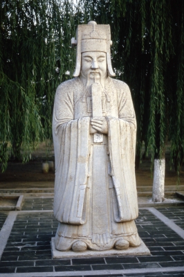 Eine Steinfigur auf der Steinfigurenstrasse bei den Ming - Gräbern