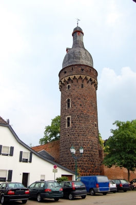 mittelalterlicher Stadtturm zu Zons