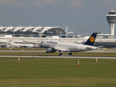 Lufthansa Airbus Tegernsee -gelandet-