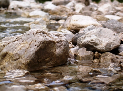 Klares Wasser vom Berg