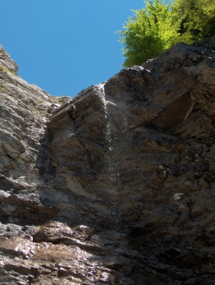 kleiner Fels-Wasserfall