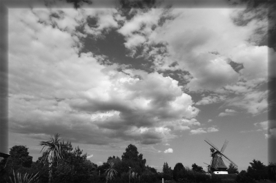 Wolkenstimmung über Mühle