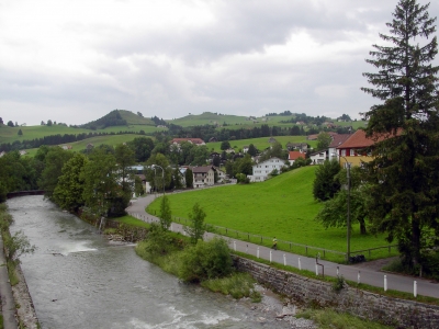 Regen über Appenzell und seinen grünen Hügeln
