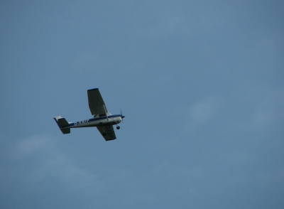 fliegende Cessna