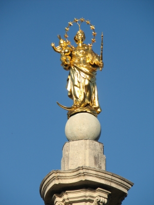 Statue auf der Mariensäule (Eichstätt)
